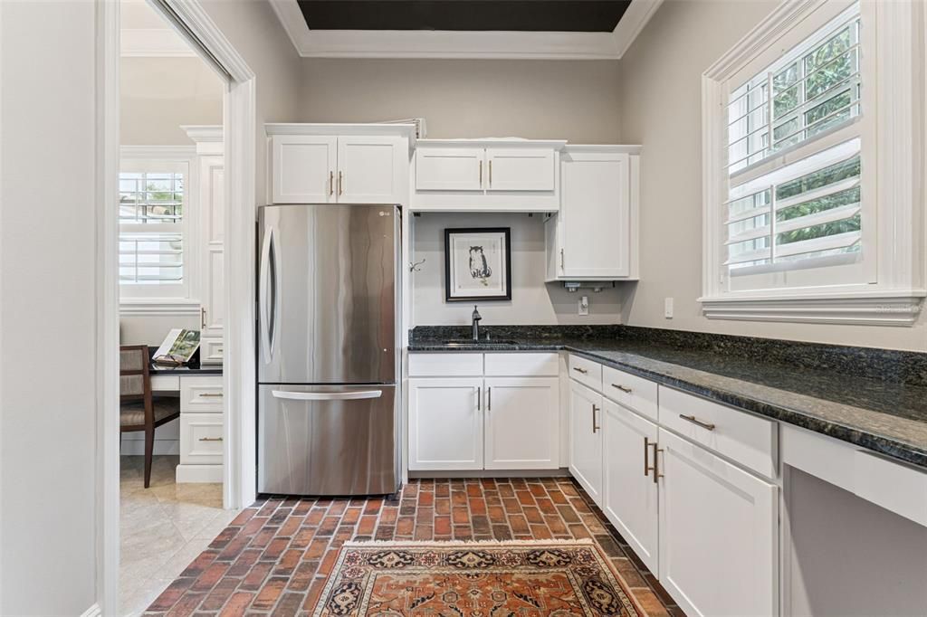 For Sale: $3,650,000 (5 beds, 4 baths, 5411 Square Feet)