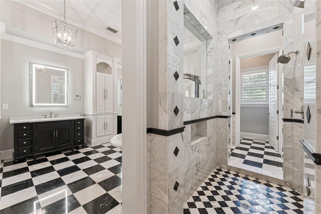For Sale: $3,650,000 (5 beds, 4 baths, 5411 Square Feet)