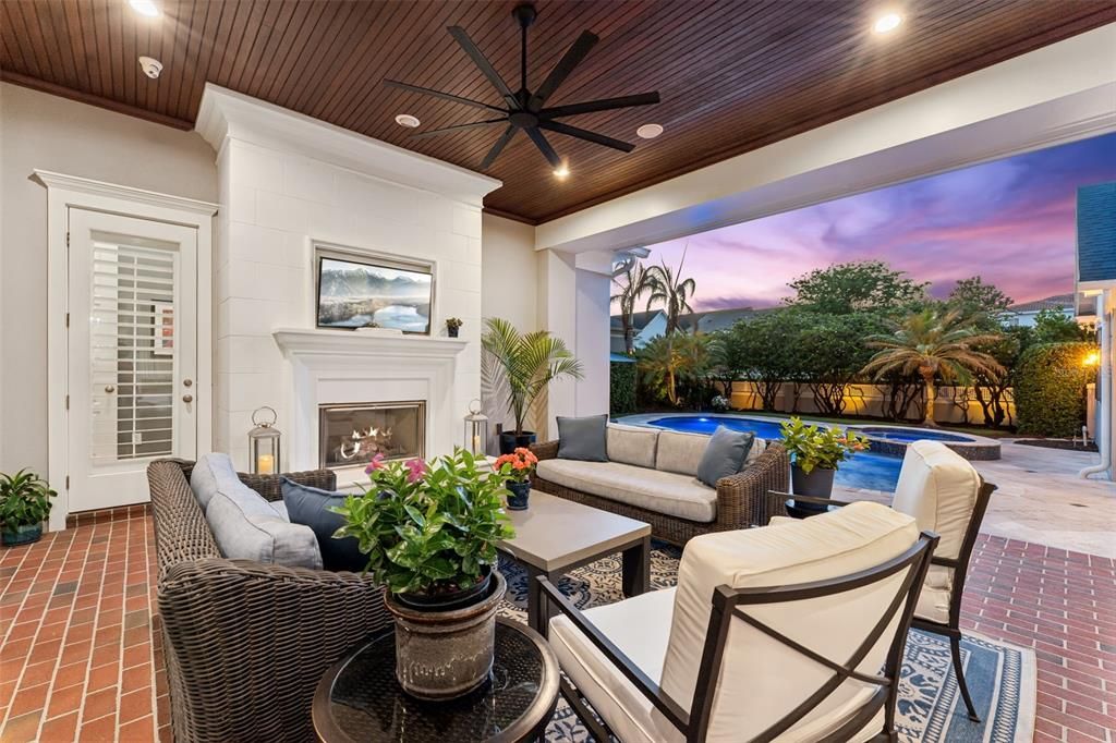 For Sale: $3,650,000 (5 beds, 4 baths, 5411 Square Feet)
