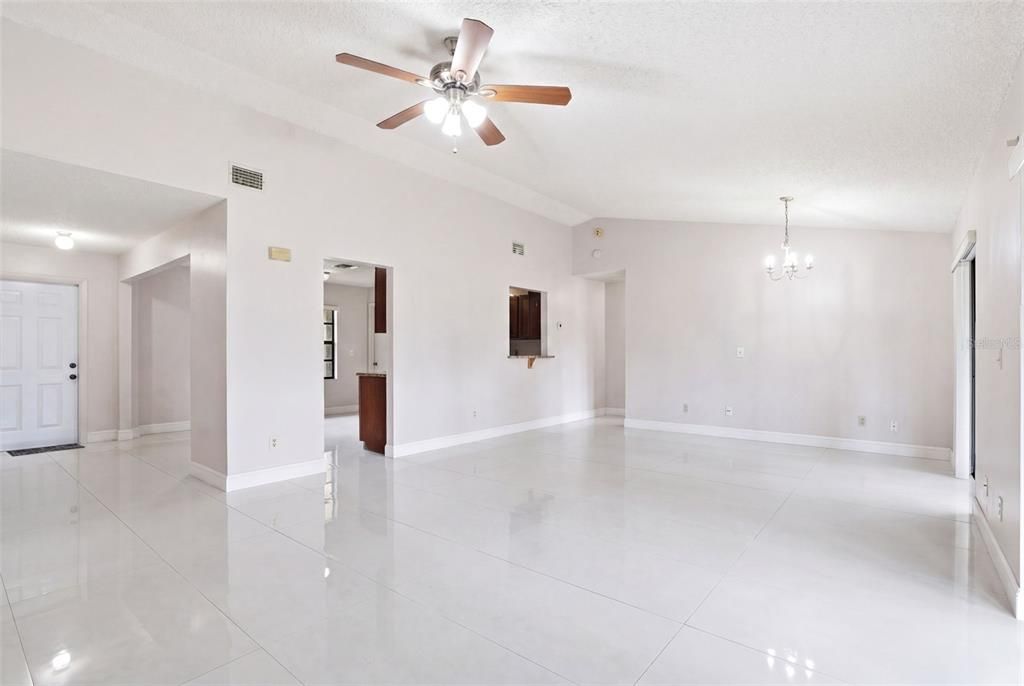 En Venta: $275,000 (3 camas, 2 baños, 1394 Pies cuadrados)