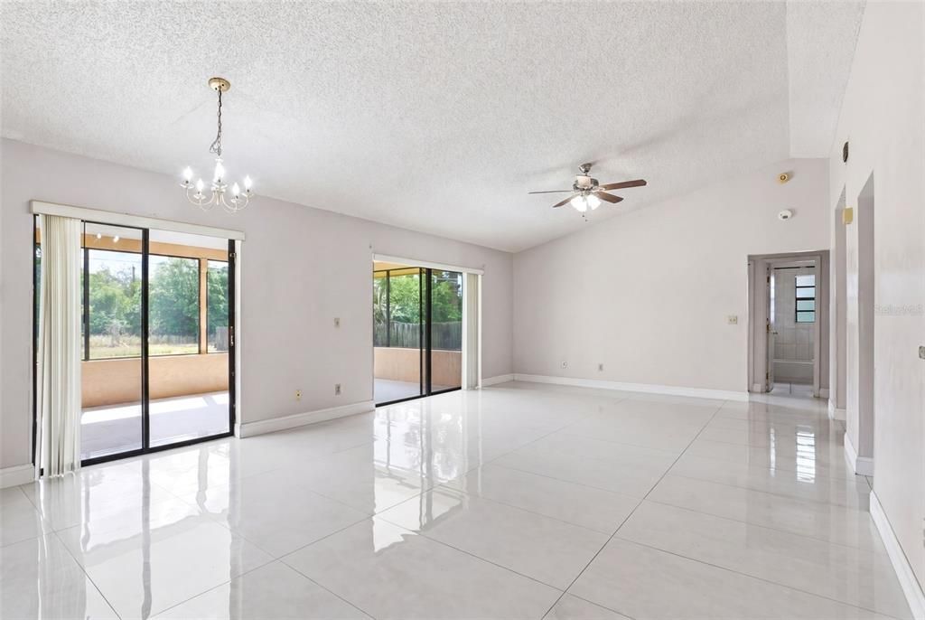 En Venta: $275,000 (3 camas, 2 baños, 1394 Pies cuadrados)