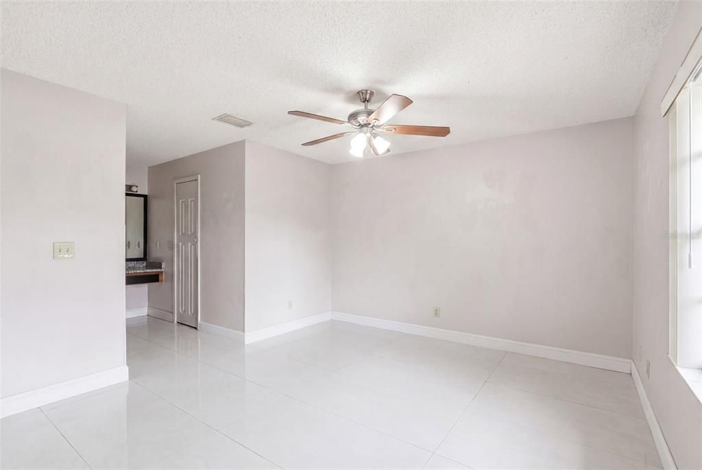 En Venta: $275,000 (3 camas, 2 baños, 1394 Pies cuadrados)