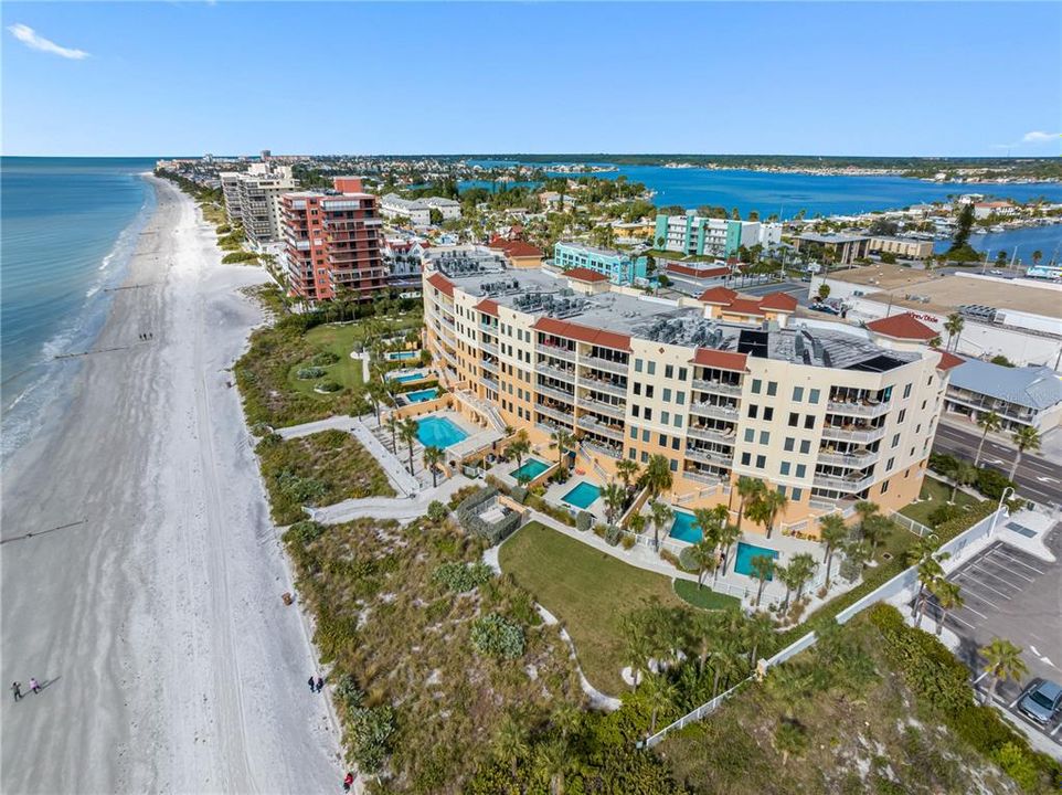 For Sale: $3,000,000 (4 beds, 3 baths, 3400 Square Feet)