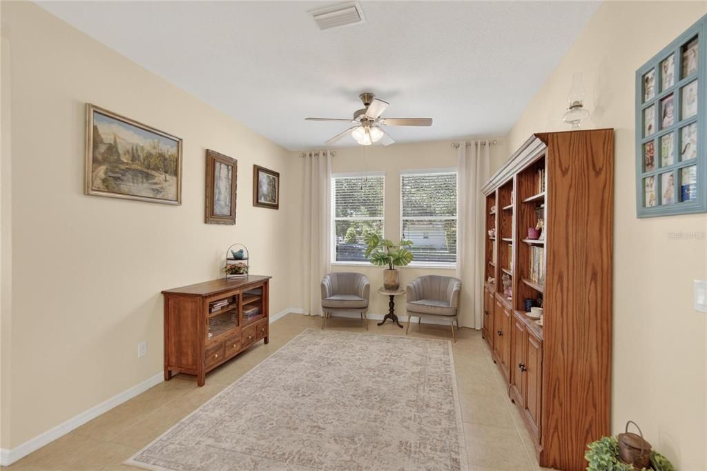 For Sale: $575,000 (4 beds, 3 baths, 2585 Square Feet)