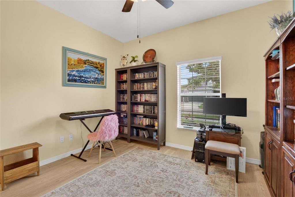 For Sale: $575,000 (4 beds, 3 baths, 2585 Square Feet)