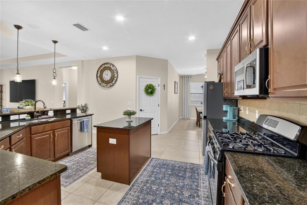 For Sale: $575,000 (4 beds, 3 baths, 2585 Square Feet)