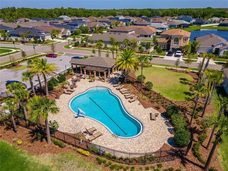 For Sale: $575,000 (4 beds, 3 baths, 2585 Square Feet)