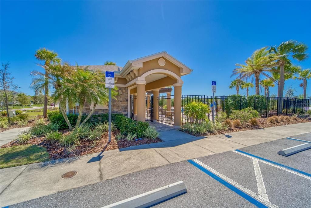 For Sale: $575,000 (4 beds, 3 baths, 2585 Square Feet)
