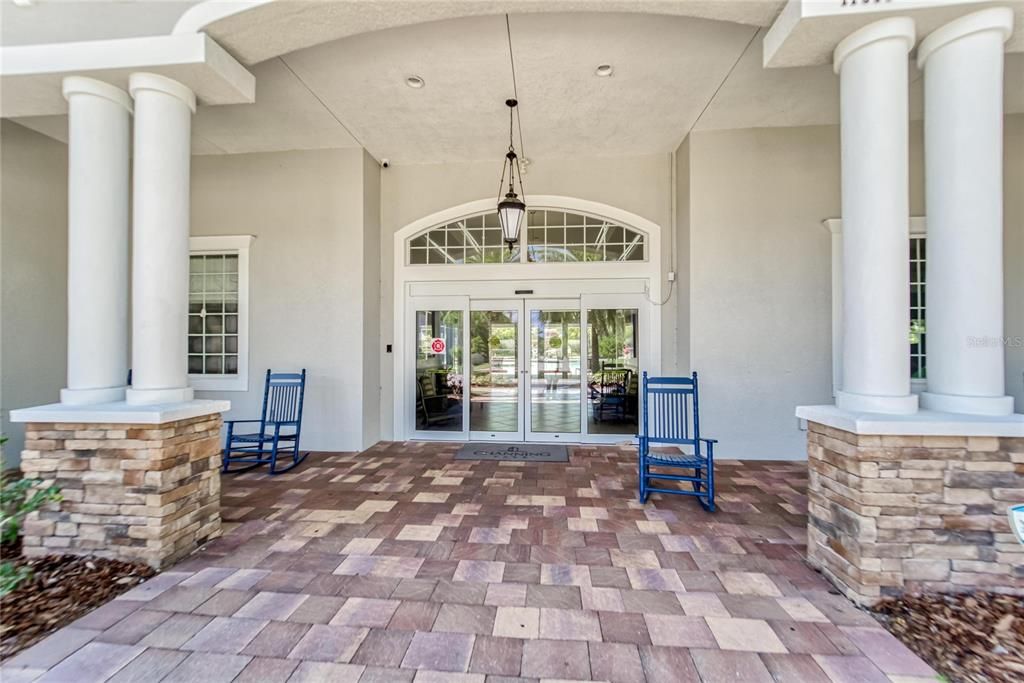 For Sale: $575,000 (4 beds, 3 baths, 2585 Square Feet)