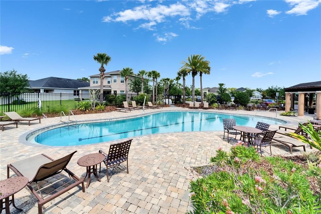 For Sale: $575,000 (4 beds, 3 baths, 2585 Square Feet)