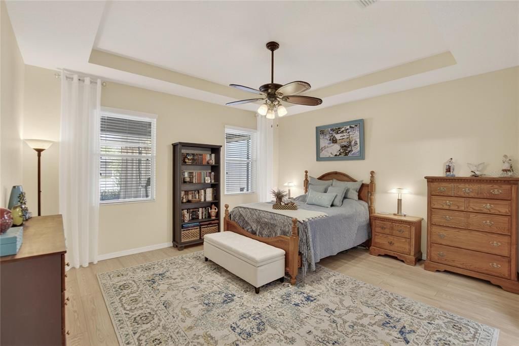 For Sale: $575,000 (4 beds, 3 baths, 2585 Square Feet)