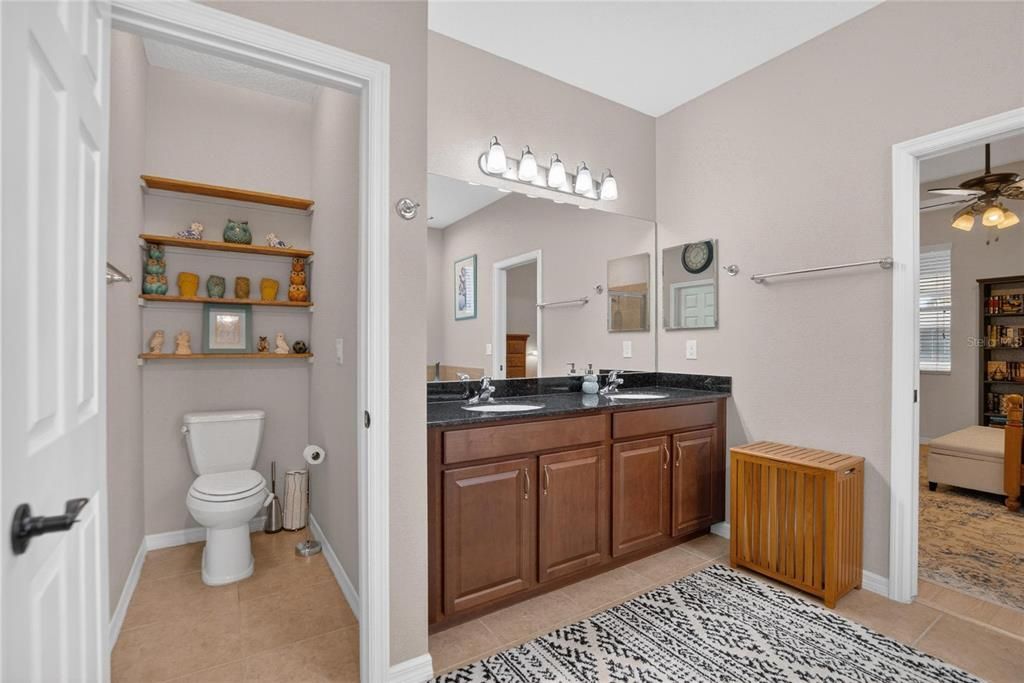 For Sale: $575,000 (4 beds, 3 baths, 2585 Square Feet)