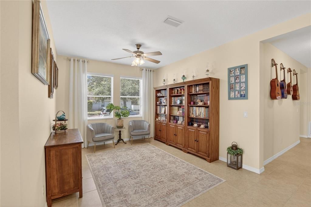 For Sale: $575,000 (4 beds, 3 baths, 2585 Square Feet)