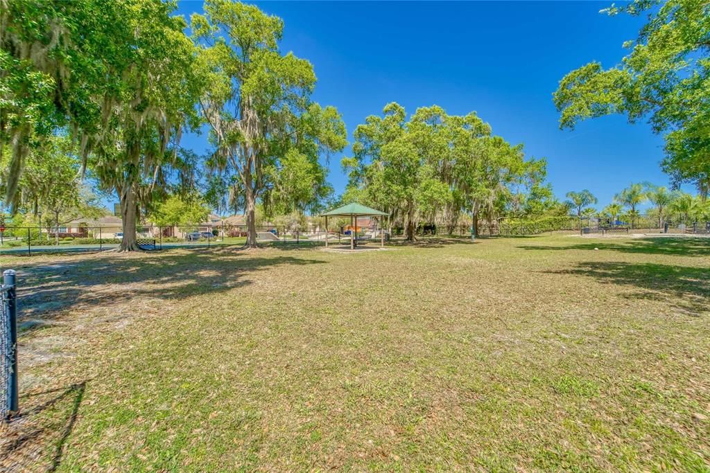 For Sale: $575,000 (4 beds, 3 baths, 2585 Square Feet)