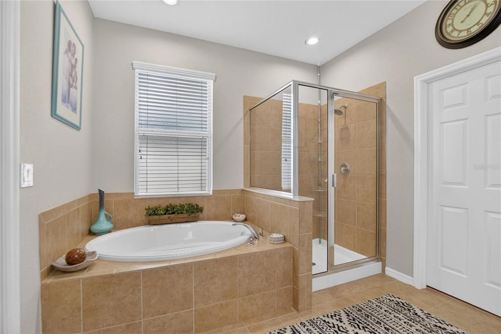 For Sale: $575,000 (4 beds, 3 baths, 2585 Square Feet)