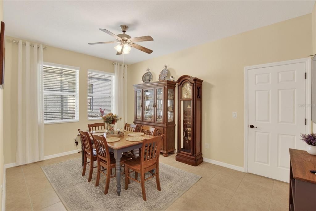 For Sale: $575,000 (4 beds, 3 baths, 2585 Square Feet)