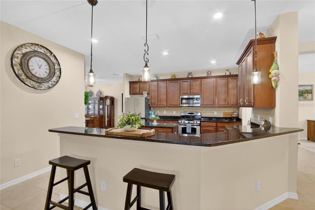 For Sale: $575,000 (4 beds, 3 baths, 2585 Square Feet)