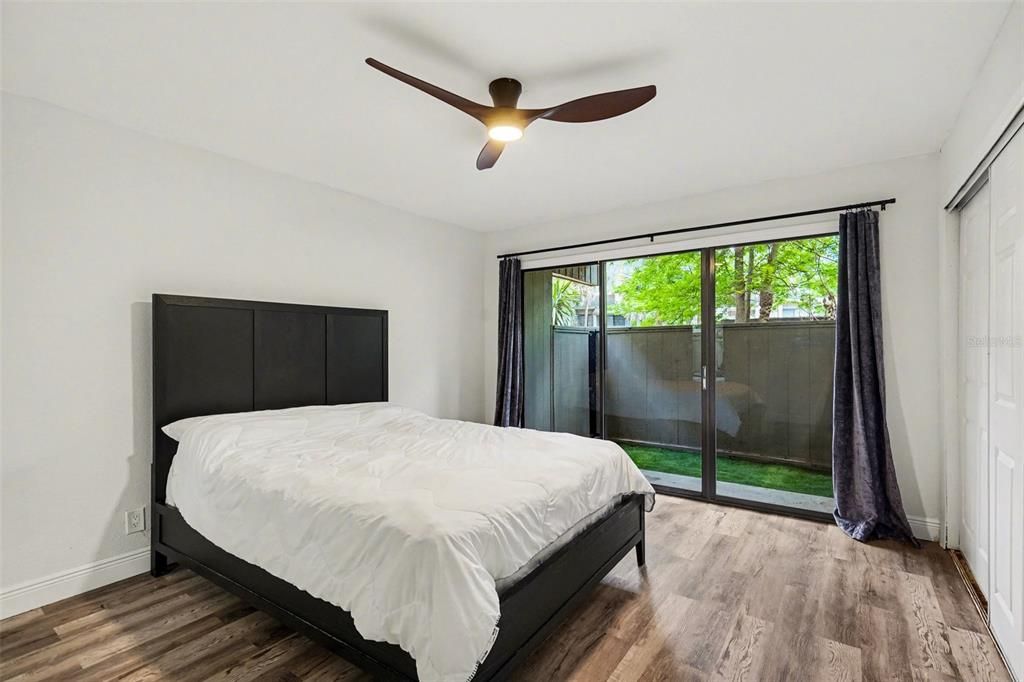 For Sale: $94,900 (1 beds, 1 baths, 877 Square Feet)
