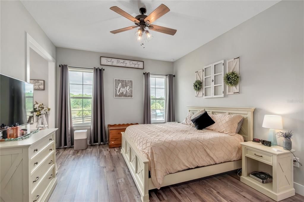 На продажу: $1,189,000 (4 спален, 2 ванн, 2581 Квадратных фут)