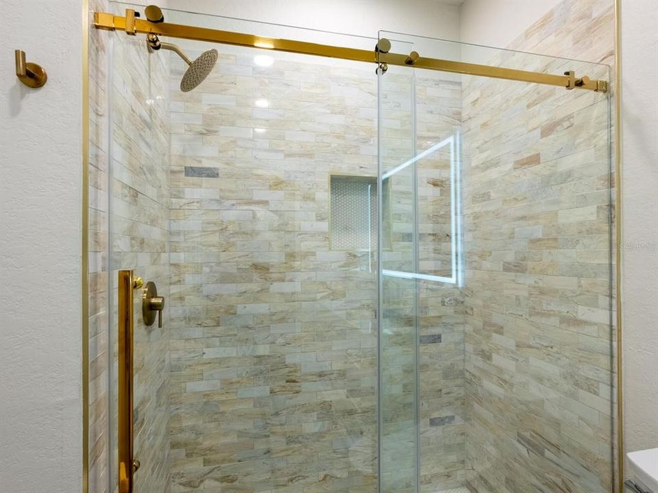 На продажу: $204,000 (1 спален, 1 ванн, 843 Квадратных фут)