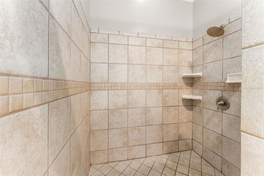 Под контрактом: $399,000 (3 спален, 2 ванн, 1773 Квадратных фут)