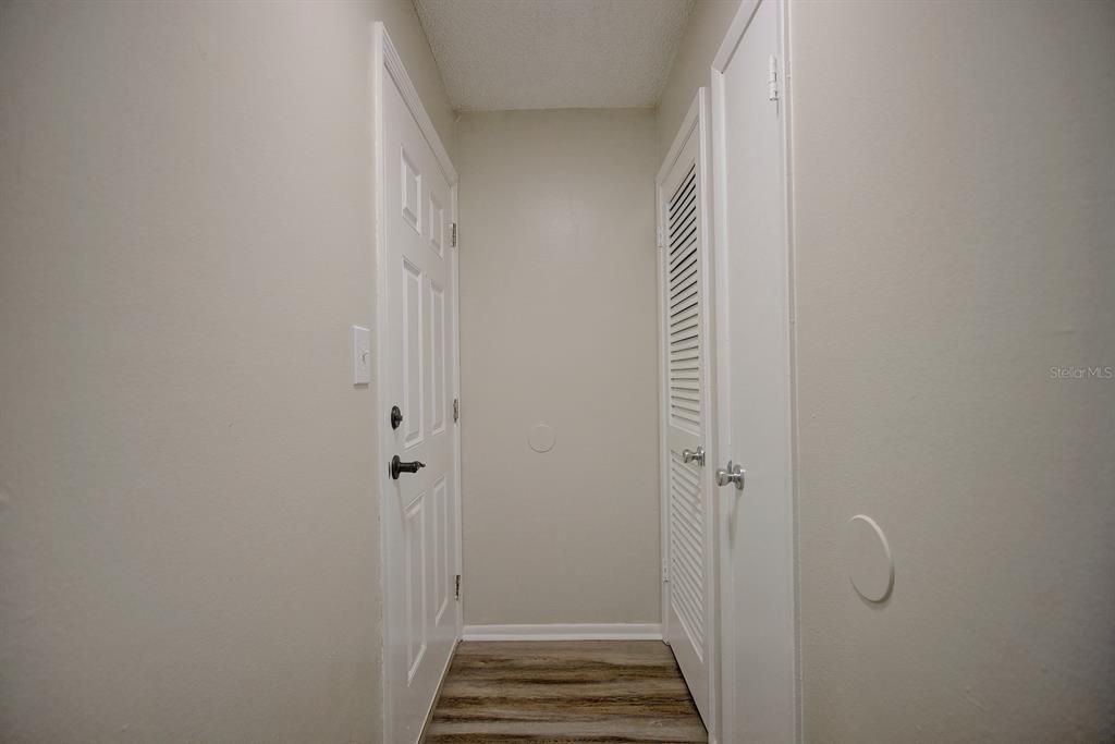 For Sale: $154,900 (1 beds, 1 baths, 678 Square Feet)