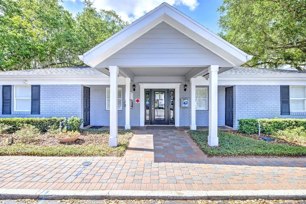 For Sale: $154,900 (1 beds, 1 baths, 678 Square Feet)