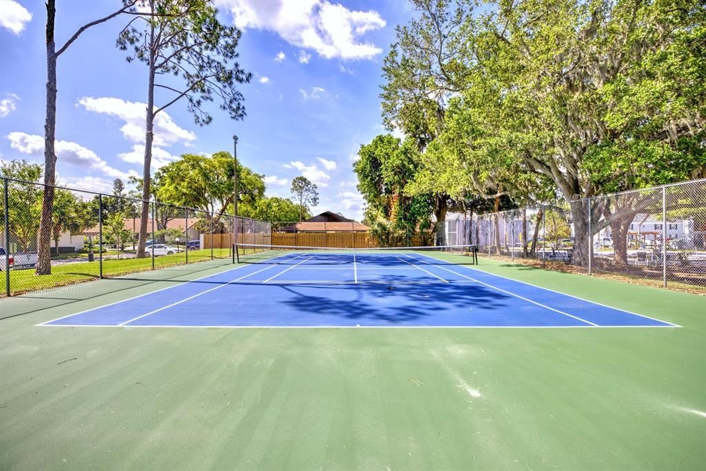 For Sale: $154,900 (1 beds, 1 baths, 678 Square Feet)