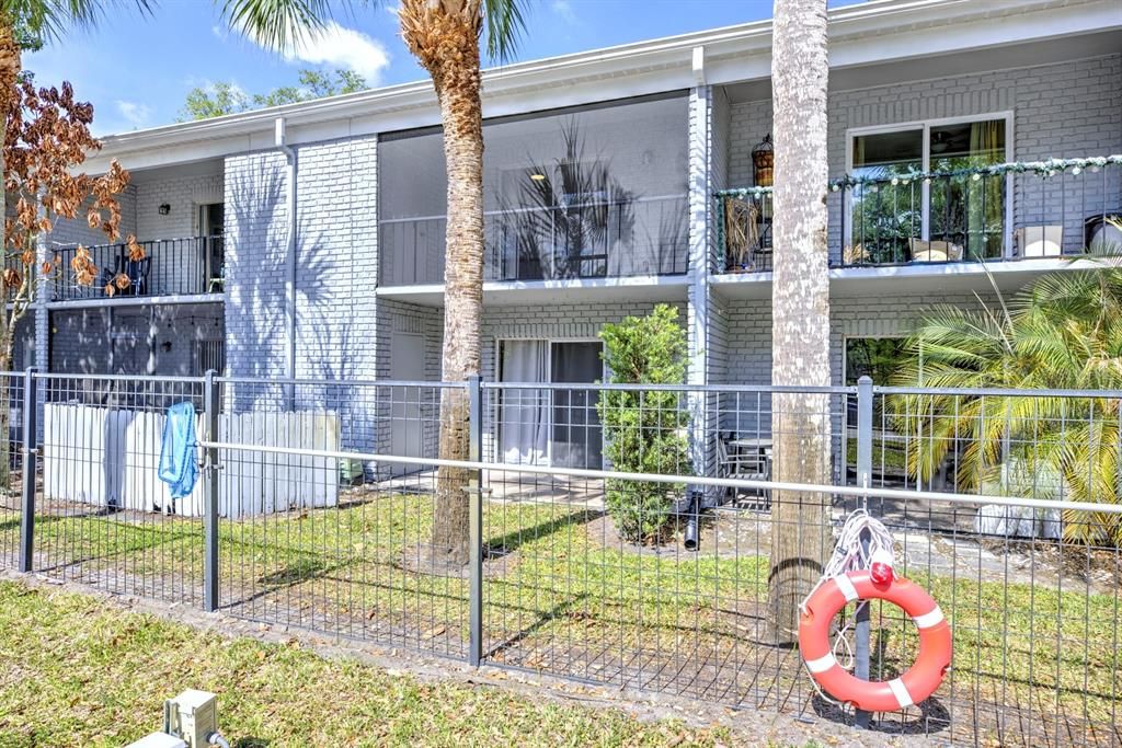 For Sale: $154,900 (1 beds, 1 baths, 678 Square Feet)