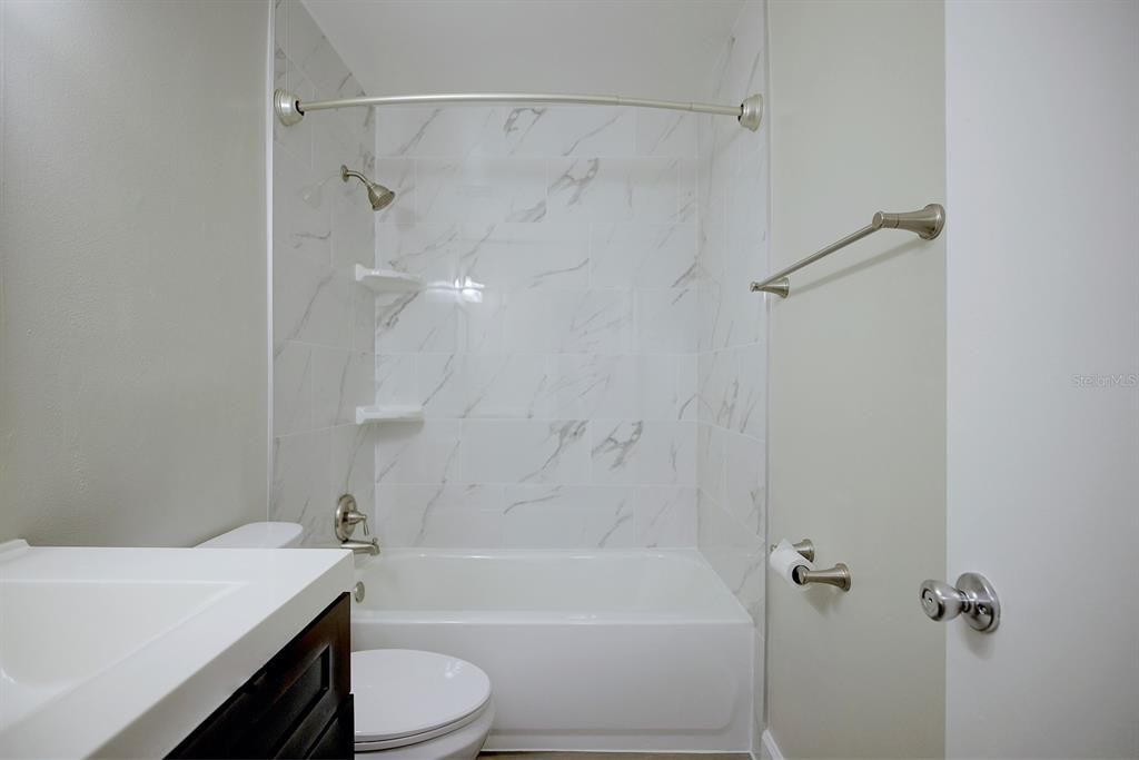 For Sale: $154,900 (1 beds, 1 baths, 678 Square Feet)
