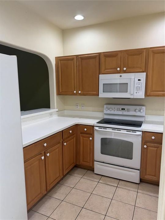 Active With Contract: $1,700 (2 beds, 2 baths, 1429 Square Feet)