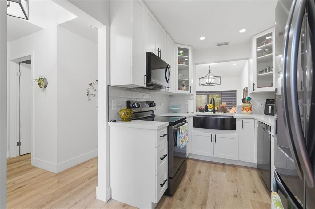 For Sale: $270,000 (2 beds, 2 baths, 1123 Square Feet)