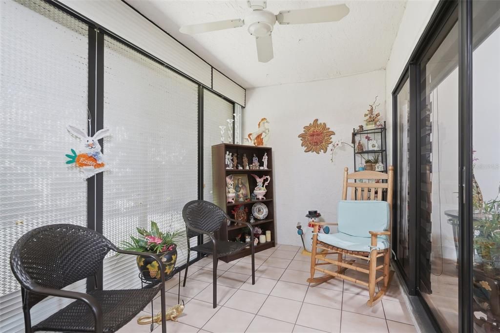 For Sale: $270,000 (2 beds, 2 baths, 1123 Square Feet)