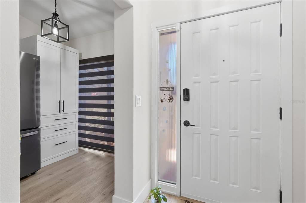 For Sale: $270,000 (2 beds, 2 baths, 1123 Square Feet)