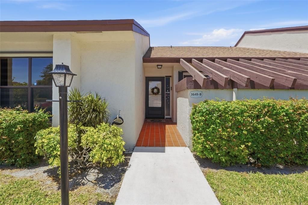 For Sale: $270,000 (2 beds, 2 baths, 1123 Square Feet)