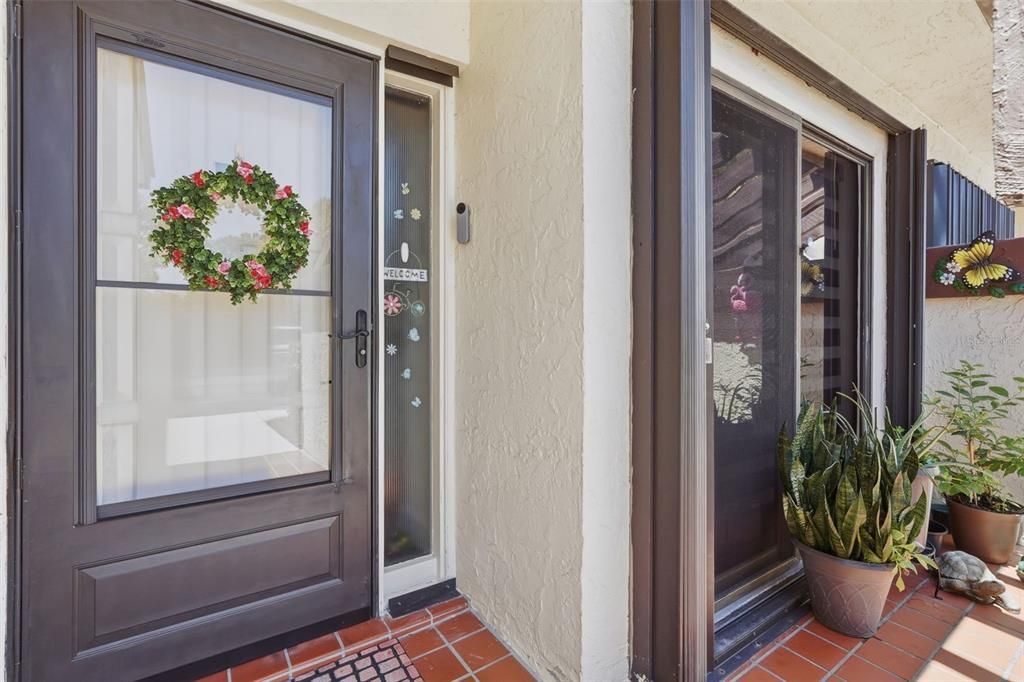 For Sale: $270,000 (2 beds, 2 baths, 1123 Square Feet)