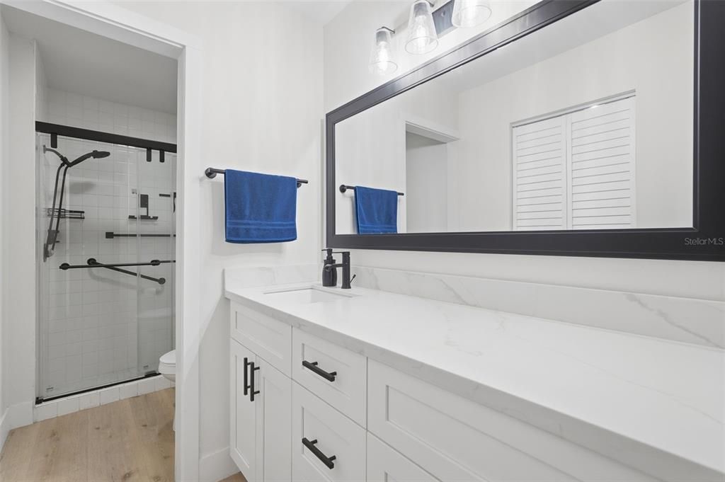 For Sale: $270,000 (2 beds, 2 baths, 1123 Square Feet)