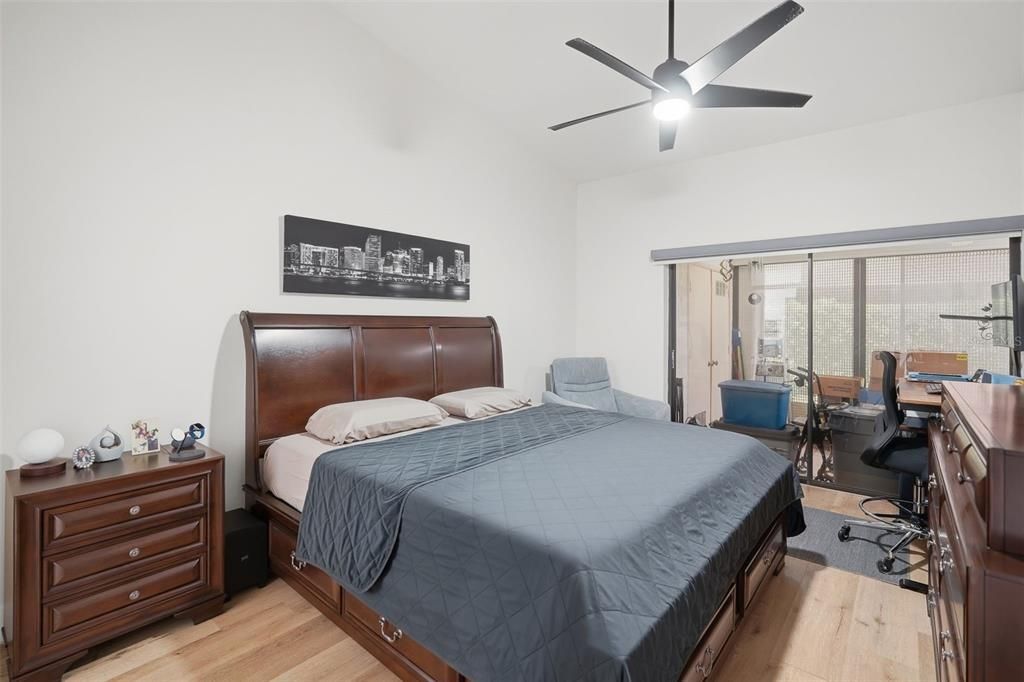 For Sale: $270,000 (2 beds, 2 baths, 1123 Square Feet)