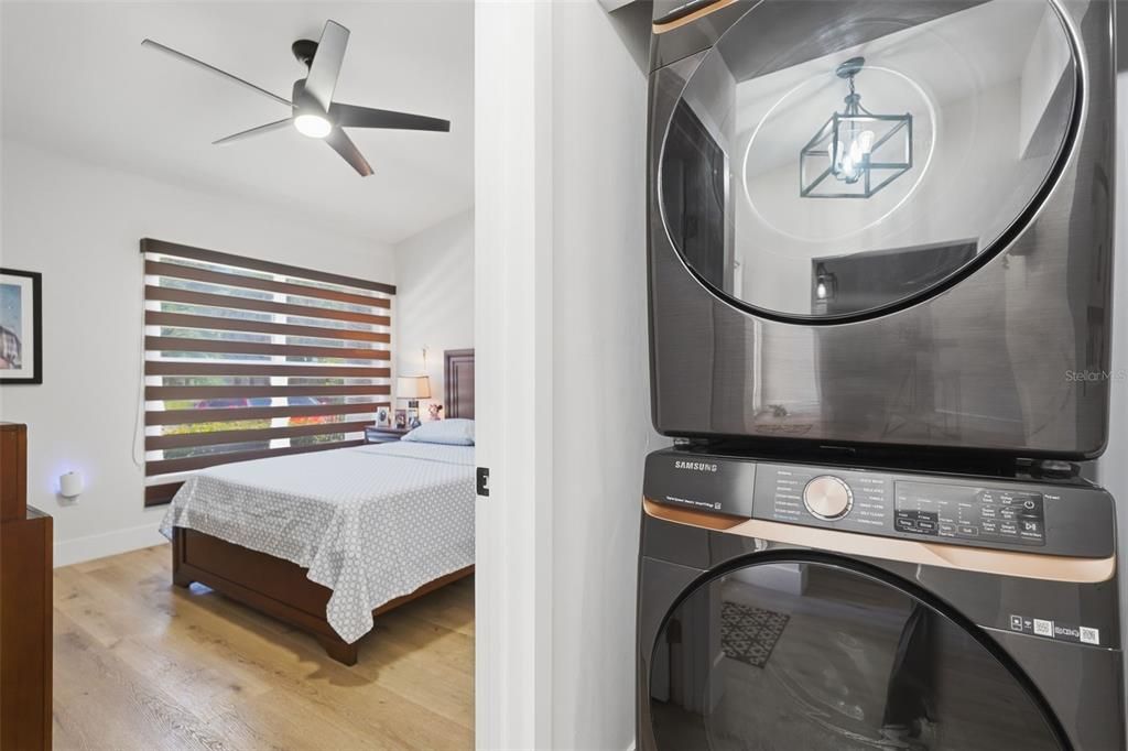 For Sale: $270,000 (2 beds, 2 baths, 1123 Square Feet)