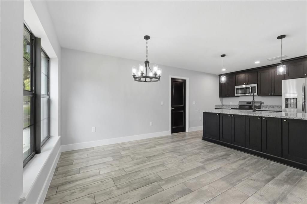 Active With Contract: $325,000 (3 beds, 2 baths, 1370 Square Feet)