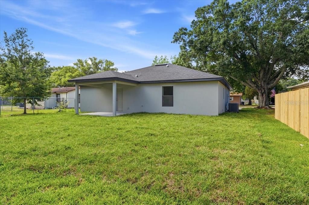 Active With Contract: $325,000 (3 beds, 2 baths, 1370 Square Feet)
