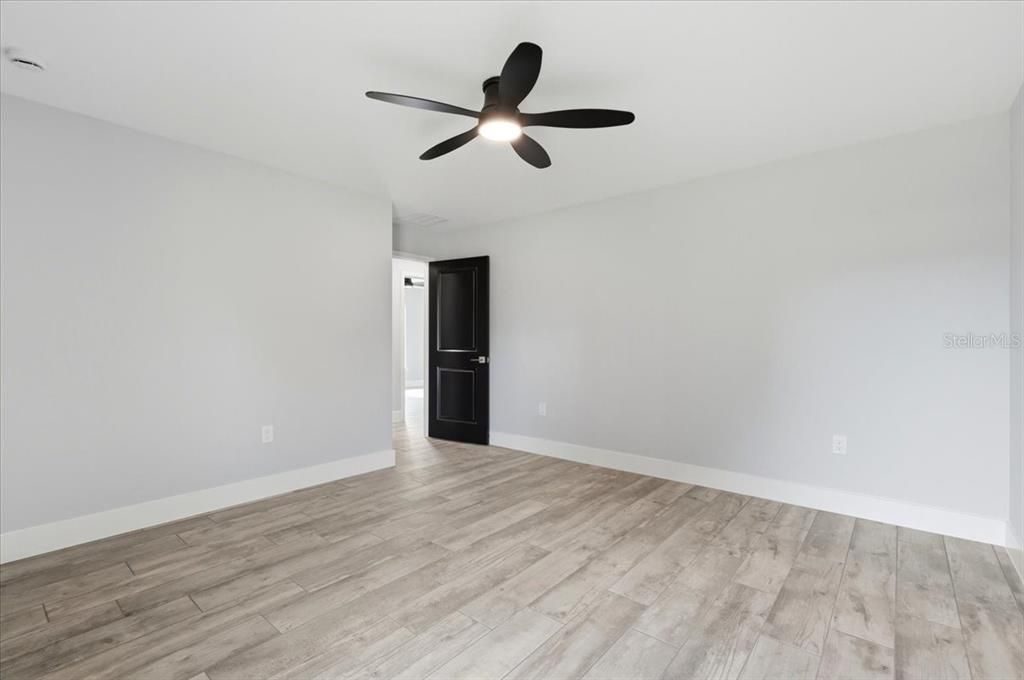 Active With Contract: $325,000 (3 beds, 2 baths, 1370 Square Feet)