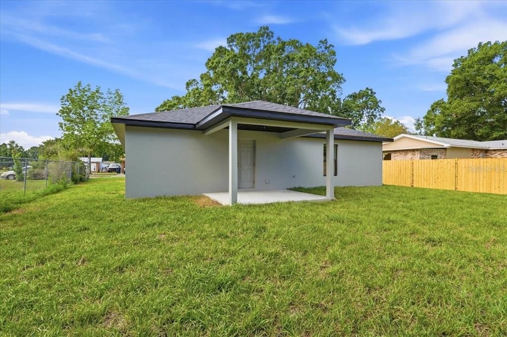Active With Contract: $325,000 (3 beds, 2 baths, 1370 Square Feet)