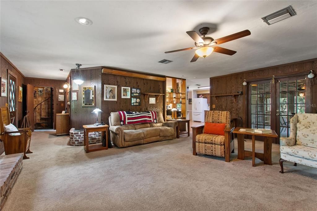 For Sale: $599,000 (4 beds, 2 baths, 2770 Square Feet)