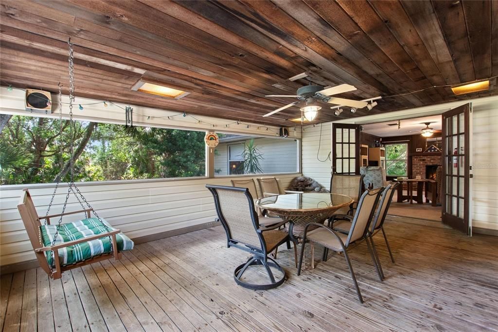 For Sale: $599,000 (4 beds, 2 baths, 2770 Square Feet)