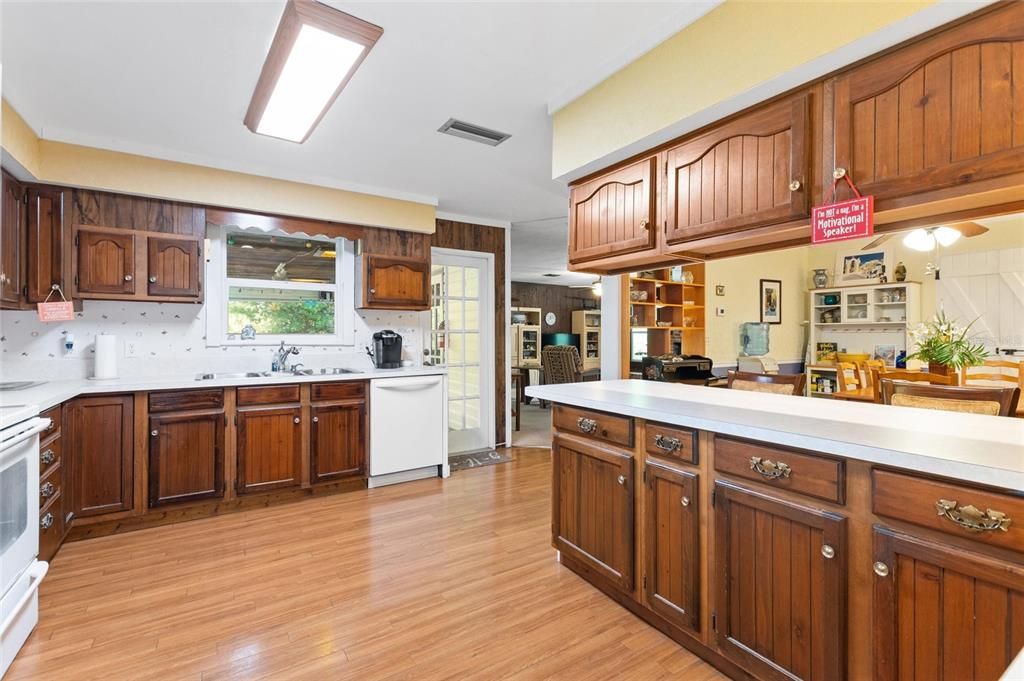 For Sale: $599,000 (4 beds, 2 baths, 2770 Square Feet)
