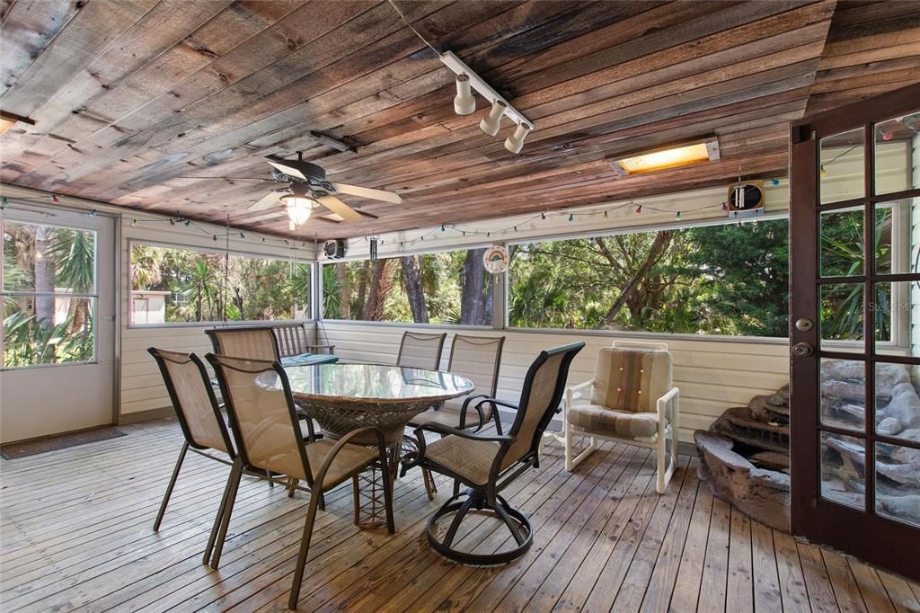 For Sale: $599,000 (4 beds, 2 baths, 2770 Square Feet)