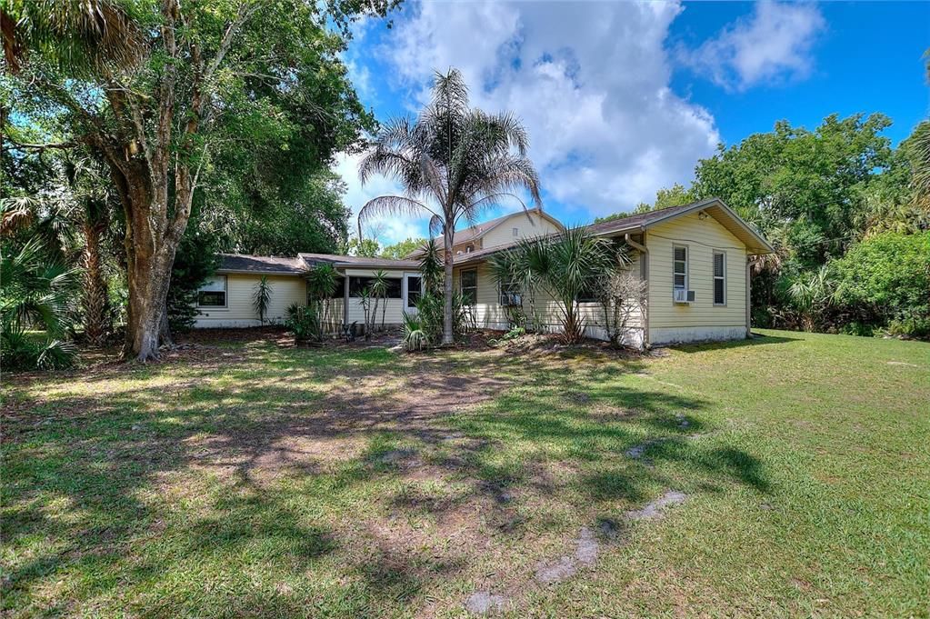 For Sale: $599,000 (4 beds, 2 baths, 2770 Square Feet)