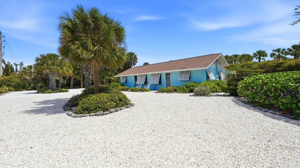 For Sale: $3,450,000 (0.39 acres)