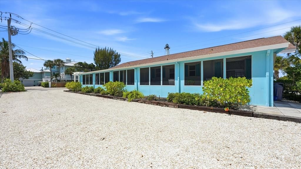 For Sale: $3,450,000 (0.39 acres)